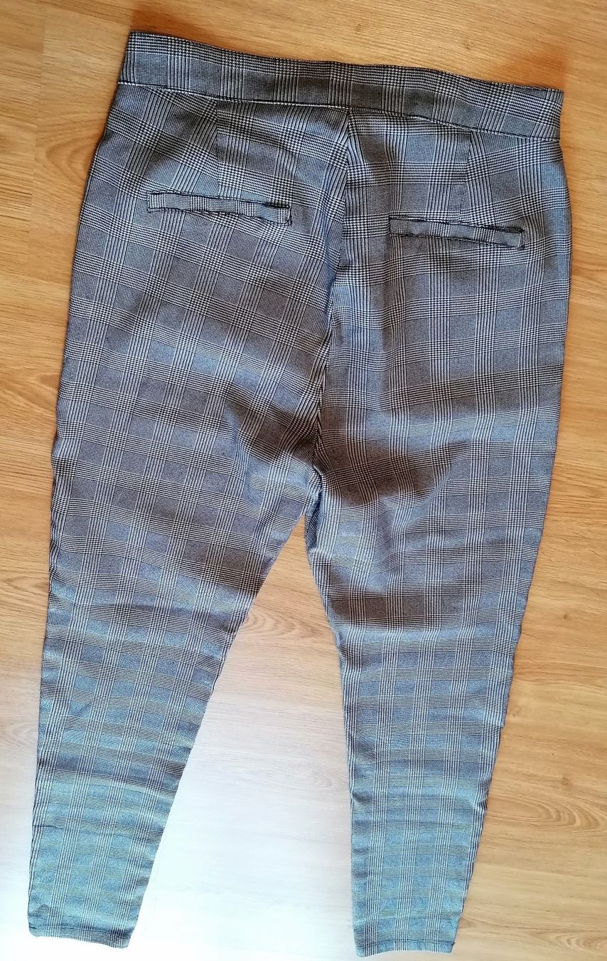 Hosen: Pantalons à carreaux, bas, pantalon – Gebraucht aus Montcherand von petiteoune75 1