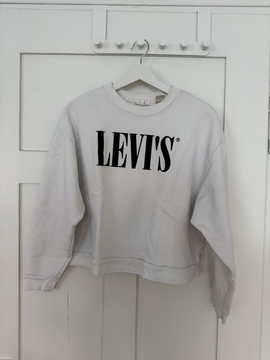 Levi's Pullover & Sweatshirts: Levi's Pullover weiss – Gebraucht aus St. Gallen von BiancaL11