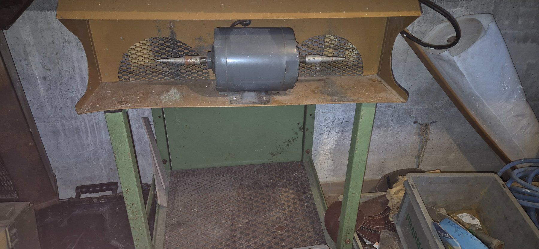Tutte le macchine: Machine a  polir avec table et aspiration – Usato da Grandson venduto da rjo_5t5p