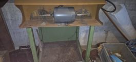 Machine a  polir avec table et aspiration