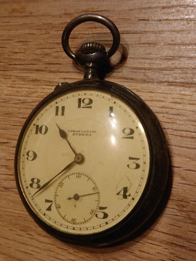 Eterna Uhren: Taschenuhr Eterna Chronometer – Defekt aus Grenchen von Zombiepolizist