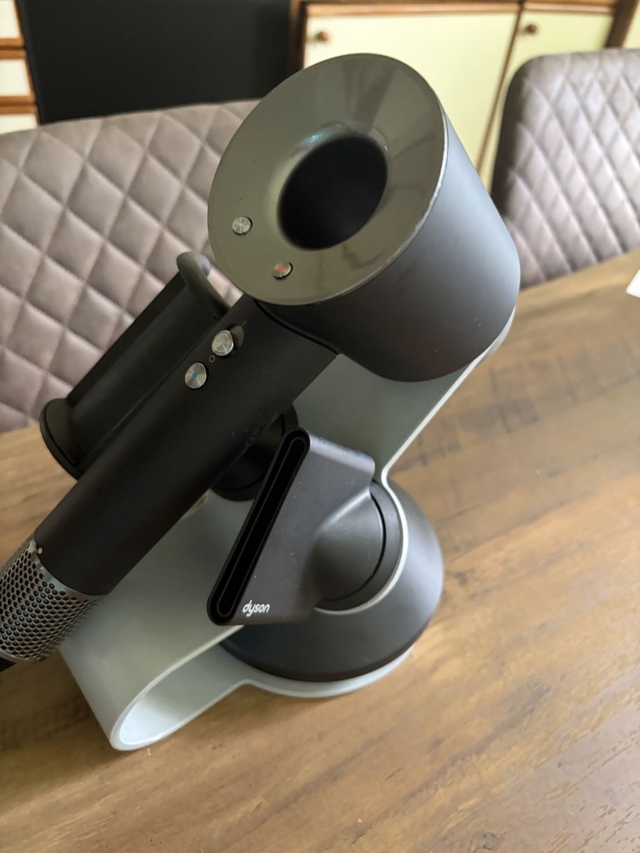 Dyson Altro in Decorazioni & Accessori: Dyson Supersonic Ständer Ladestation guter Zustand 45 – Usato da Oberkirch LU venduto da fis_b5gm 5