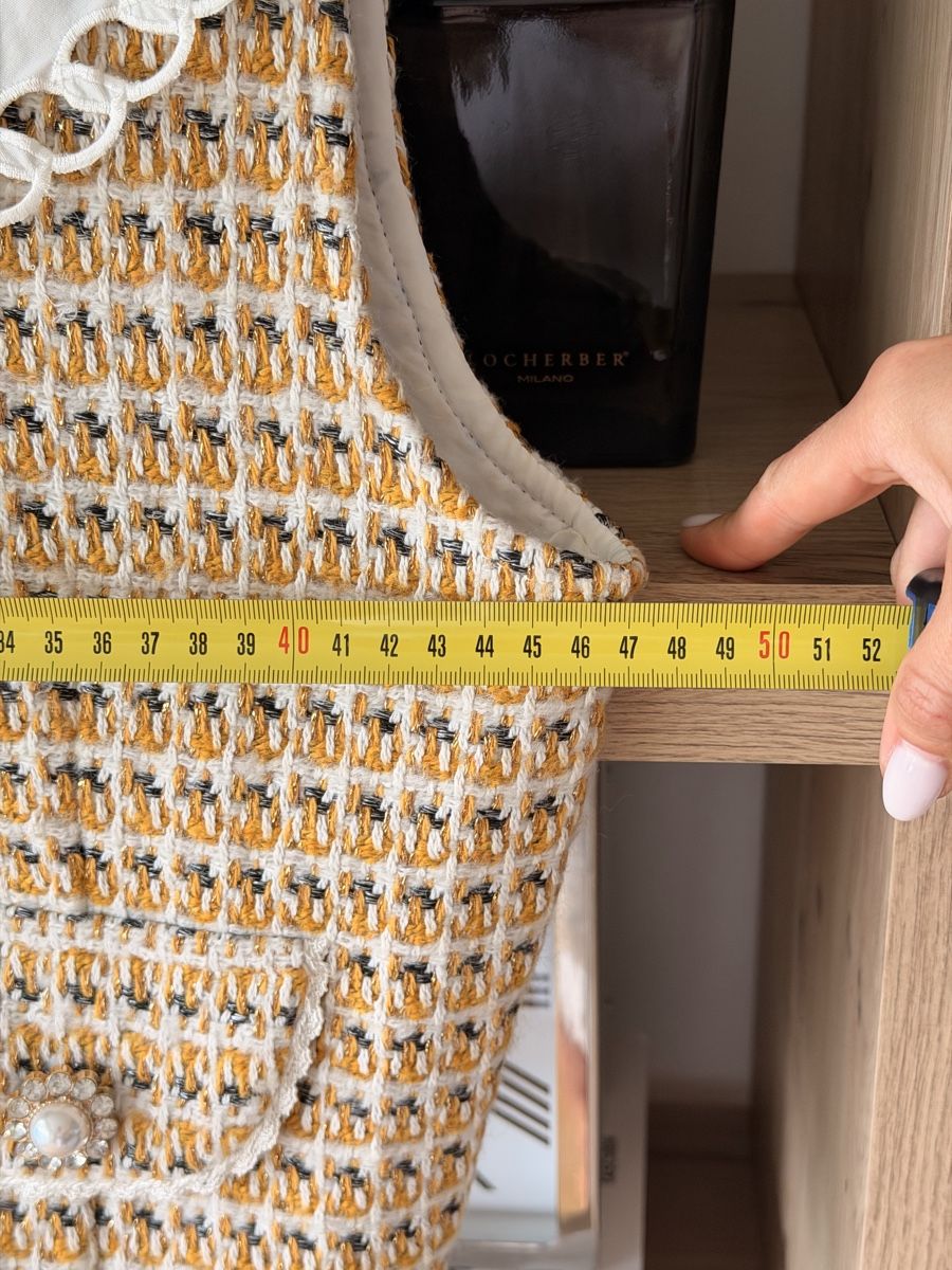 Top: Gilet en tweed S – Nuovo (secondo la descrizione) da La Croix (Lutry) venduto da secondhandZara 3