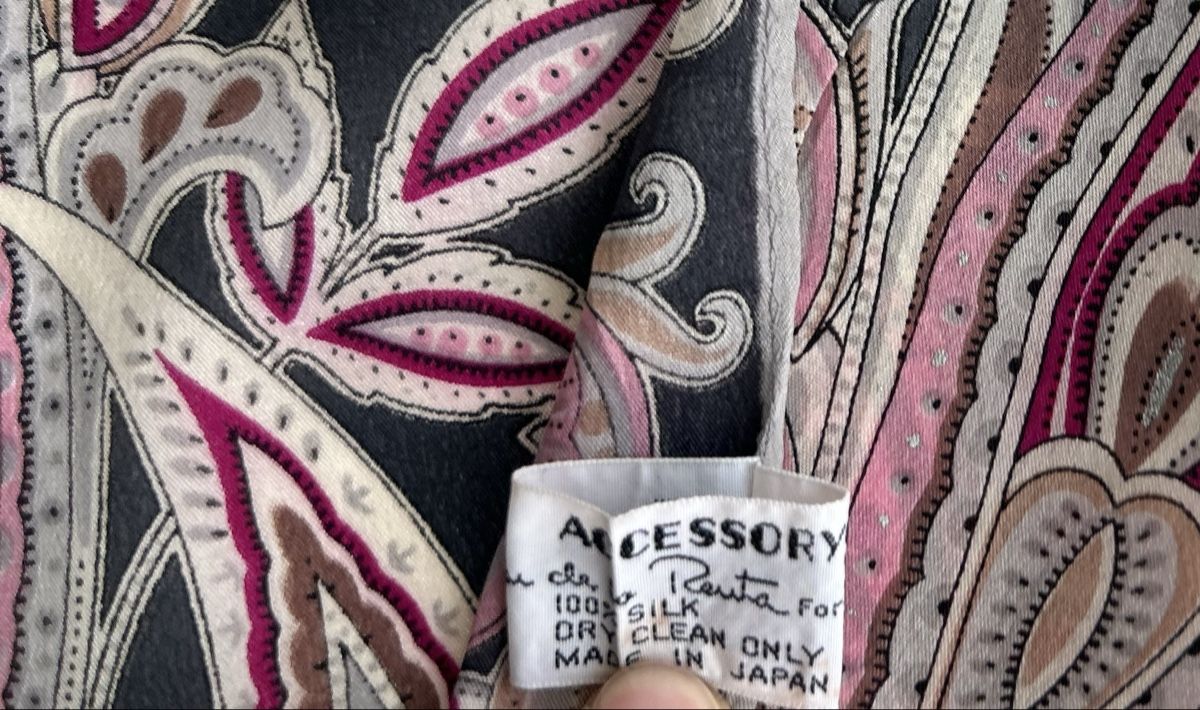 Foulards, Tücher & Schals: Oscar de la Renta Scarf 100% Silk Paisley Pattern – Gebraucht aus Saland von ele_vc96 2