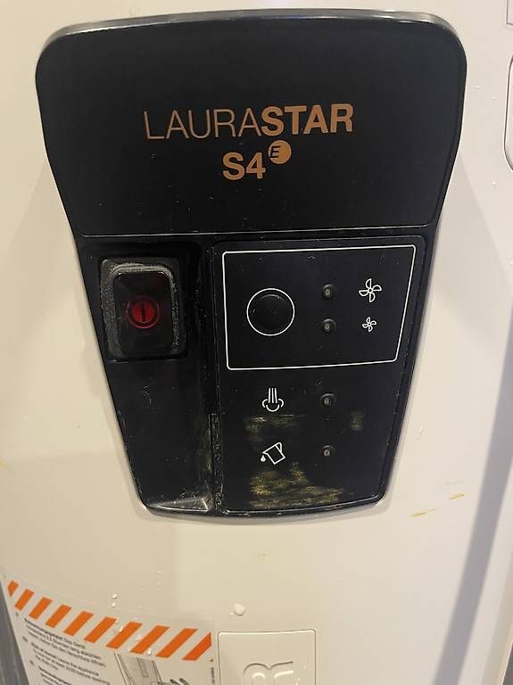Ferri da stiro: Laurastar S4 Bügeleisen – Usato da Tobel venduto da Dinastija 2