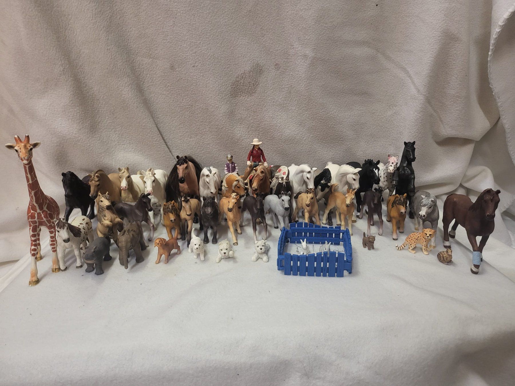 Schleich Jouets: Schleich Pferdehof plus Pferde, XXL – D'occasion à Birsfelden par mim_bph7 8