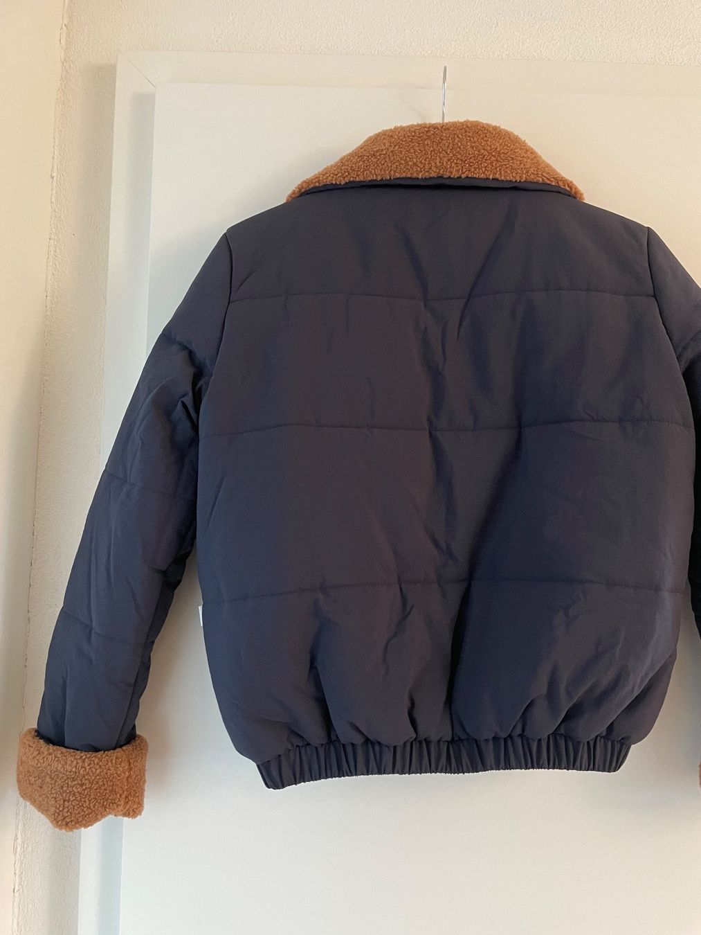 Giacche: Winterjacke von Oliveclothing – Usato da Zürich venduto da matisselover 1
