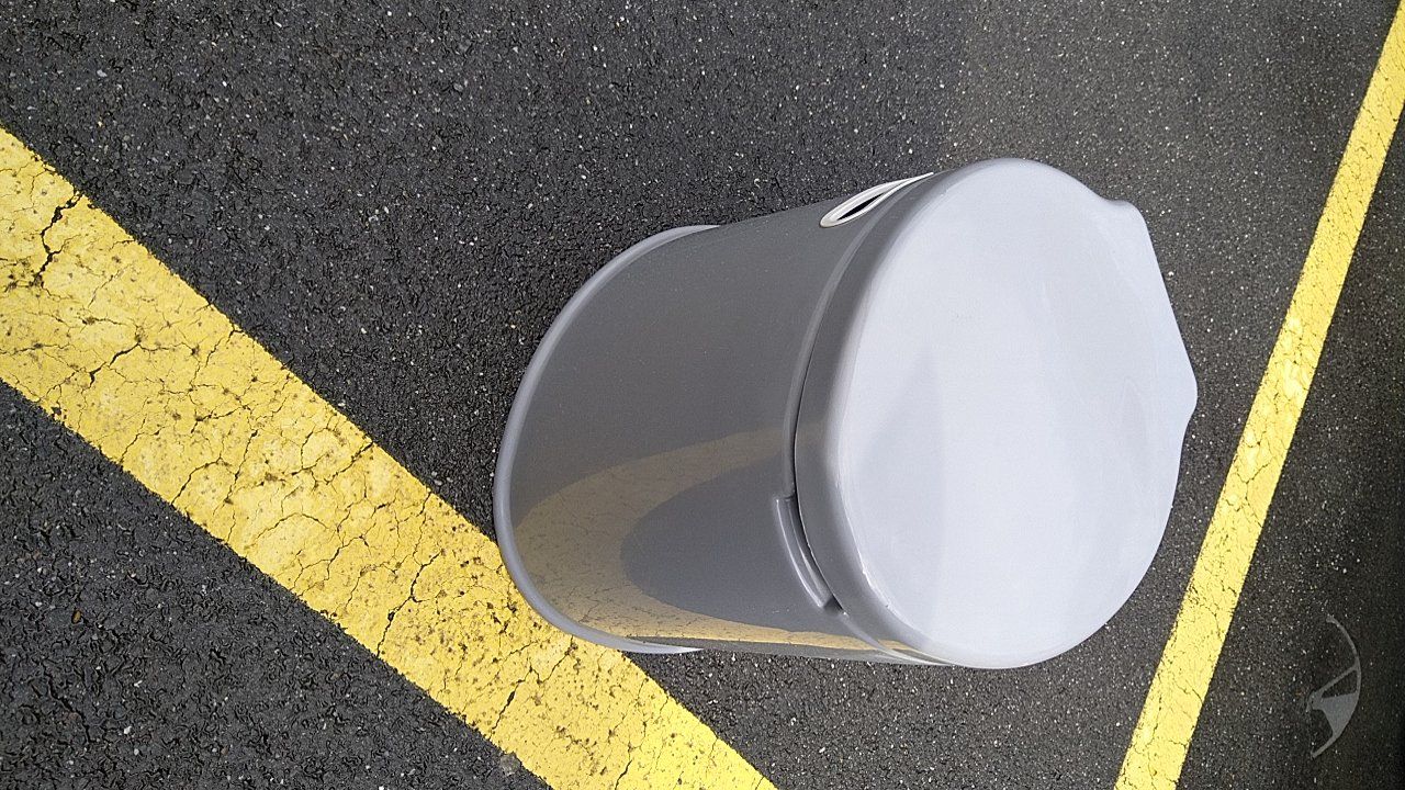 WC: WC portable gris avec couvercle – Gebraucht aus Fully von guiton 1