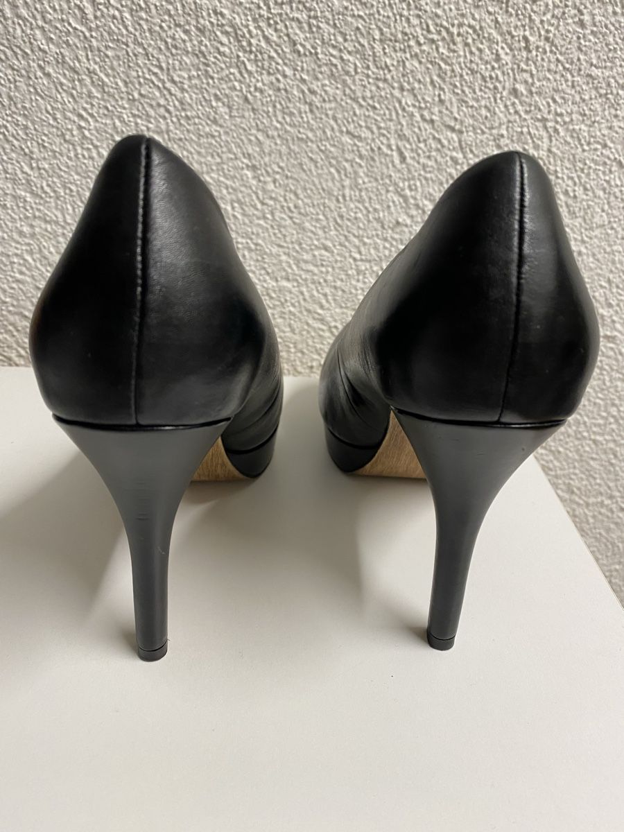 Tamaris Scarpe da donna: Schwarze Tamaris Leder Pumps, Gr. 39 – Usato da Sargans venduto da sel85 5