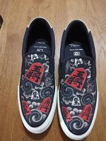 Super coole japanische Schuhe vom japanischen Tattoo-Studio