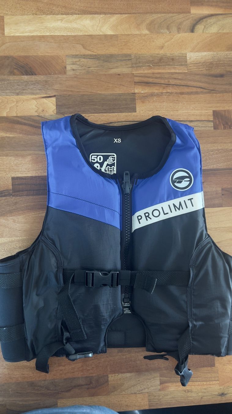Schwimmwesten: Schwimmweste – Gebraucht aus Wangen SZ von Pinguin99