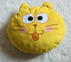 Coussin décoratif chat jaune - Doux et confortable!