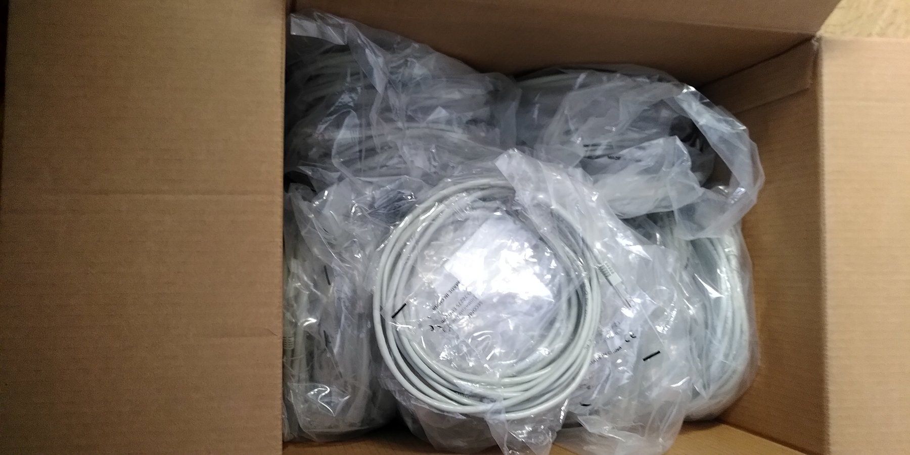 Cavi: 64x Câbles Ethernet Value 3m UTP CAT5 – Nuovo e nell'imballaggio originale da Tramelan venduto da Virtualcomputer 1