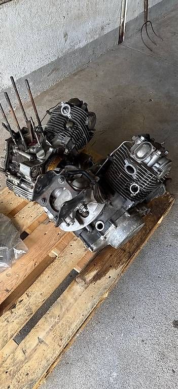 Moteurs: Yamaha XV750 Motor 2x – D'occasion à Zell LU par .VR46.
