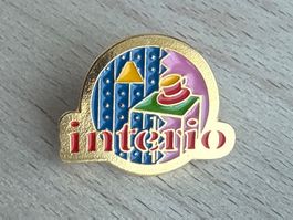 Pin, Interio