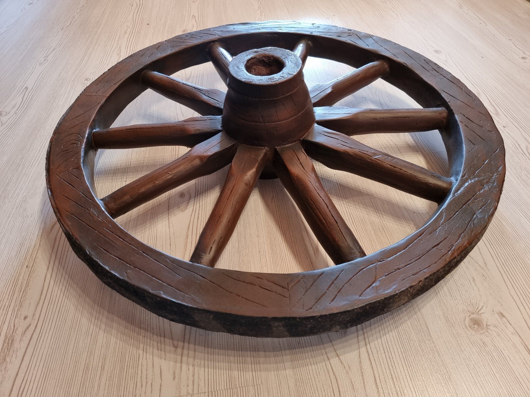 Tutte le decorazioni: Dekoratives, neues, rustikales Wagenrad 65cm – Nuovo e nell'imballaggio originale da Reigoldswil venduto da Rueschelrutscher 5