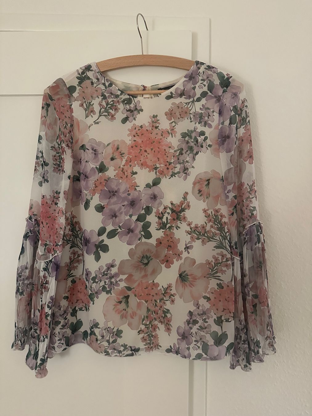 Top: Massimo Dutti Haut – Usato da Basel venduto da kik_ki_05 1