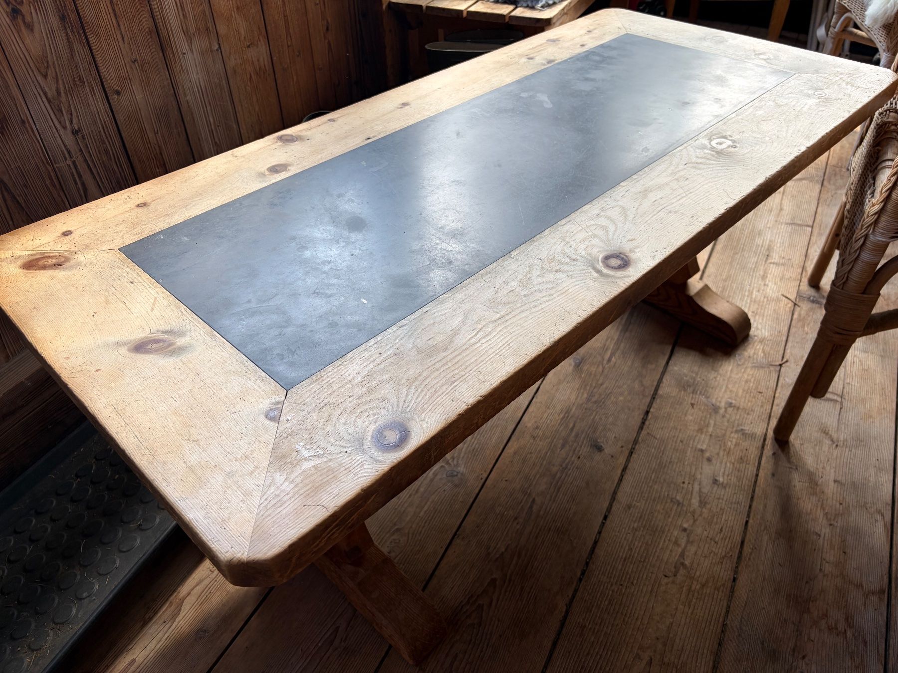 Tische: Tisch mit Schieferplatte – Gebraucht aus Klosters von lumpi79