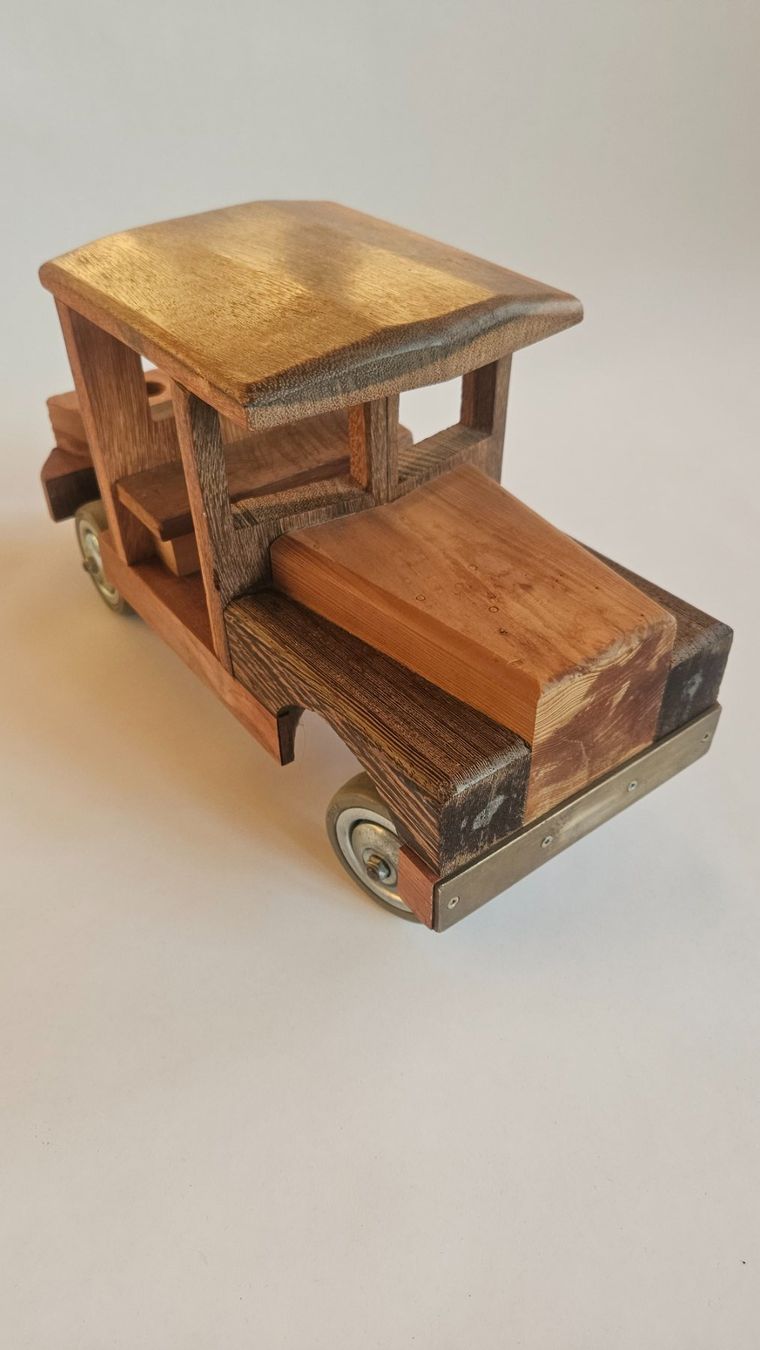 Spielzeuge: Holzauto – Gebraucht aus Wetzikon von SIRIOLIT 7