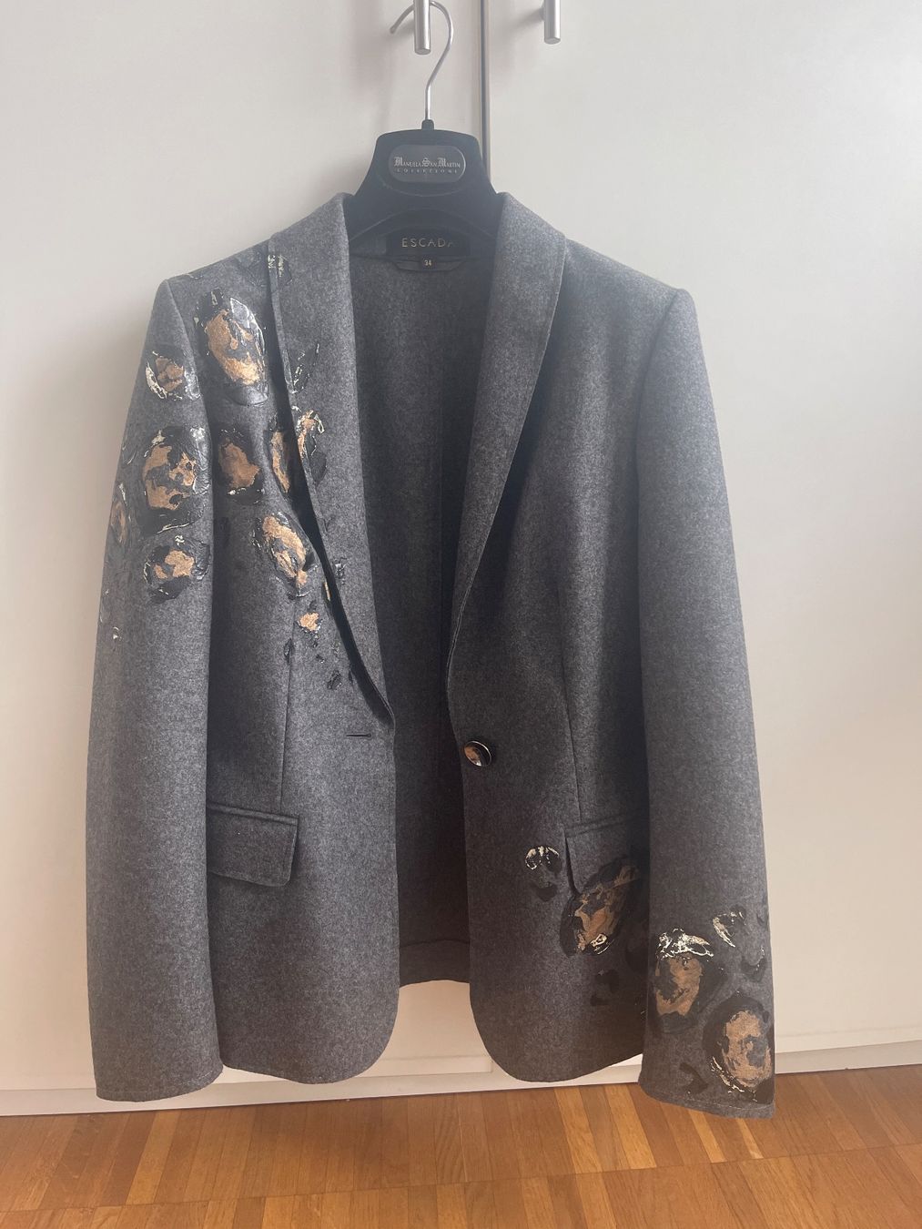 Escada Giacche: Flanell-Blazer ESCADA, hand-painted size 34 – Usato da Zürich venduto da happypascha