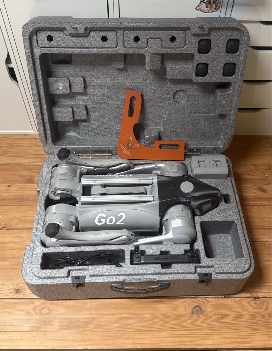 Spielzeuge: Unitree Go2 Pro – Robot quadrupède – Gebraucht aus St-Imier von Joao_ze 1