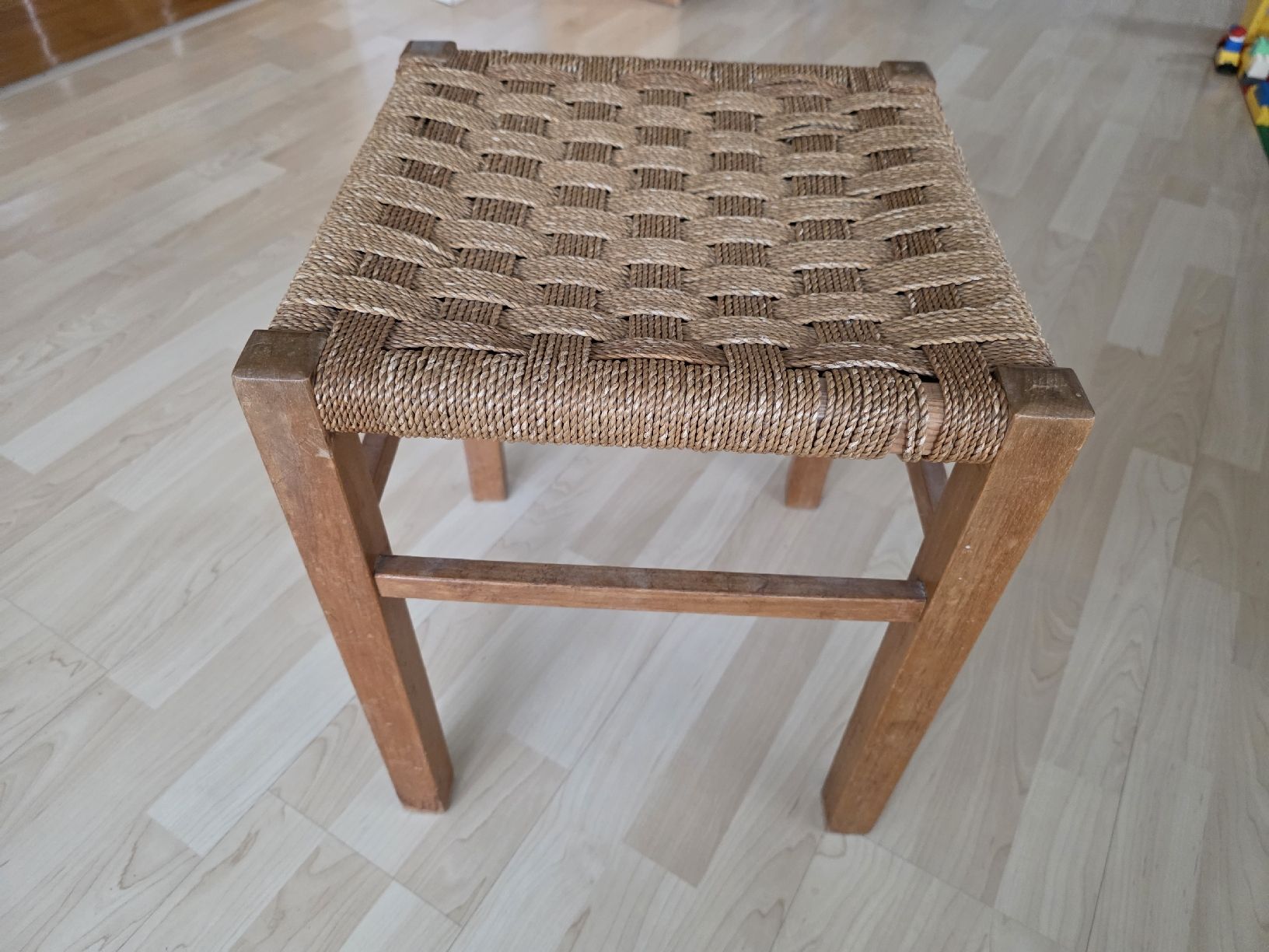 Sgabelli: Holzhocker mit Seilgeflecht, antik, wunderschön – Usato da Suhr venduto da andreas_2008