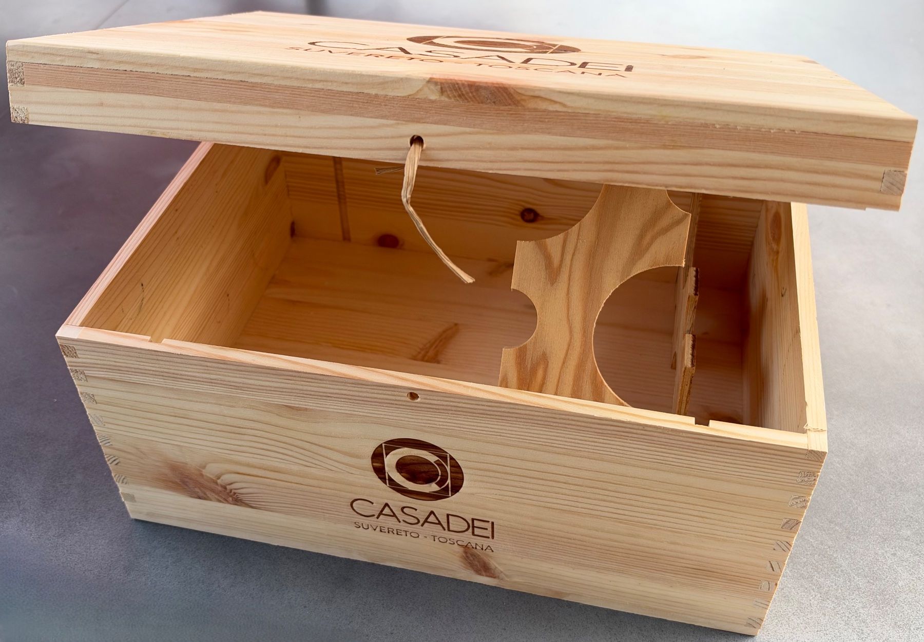 Sonstiges: Holzkiste / Weinkiste CASADEI – Gebraucht aus Dietlikon von Sa_Biene 1