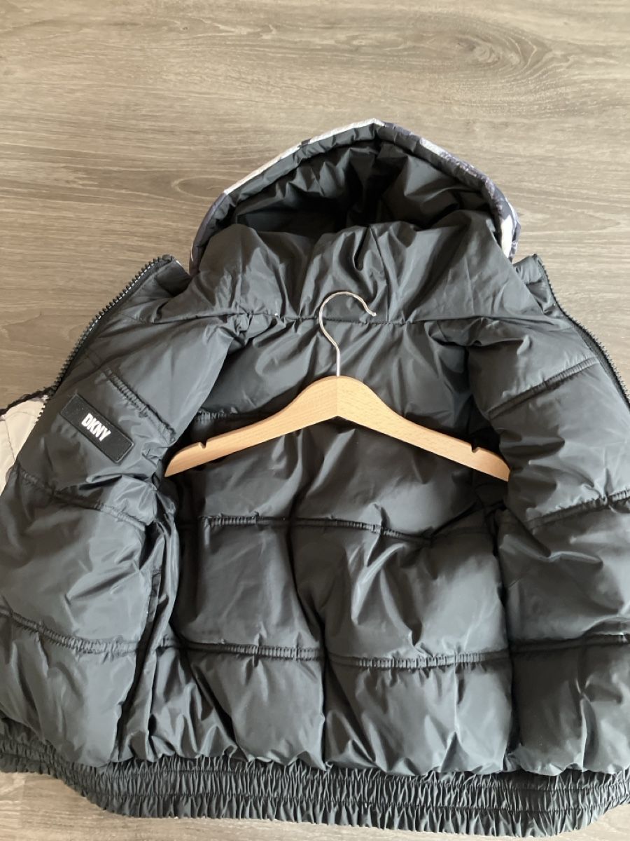 DKNY Giacche & Cappotti: DKNY Wendbare Pufferjacke gr 110 – Usato da Hünibach venduto da Durisun 4