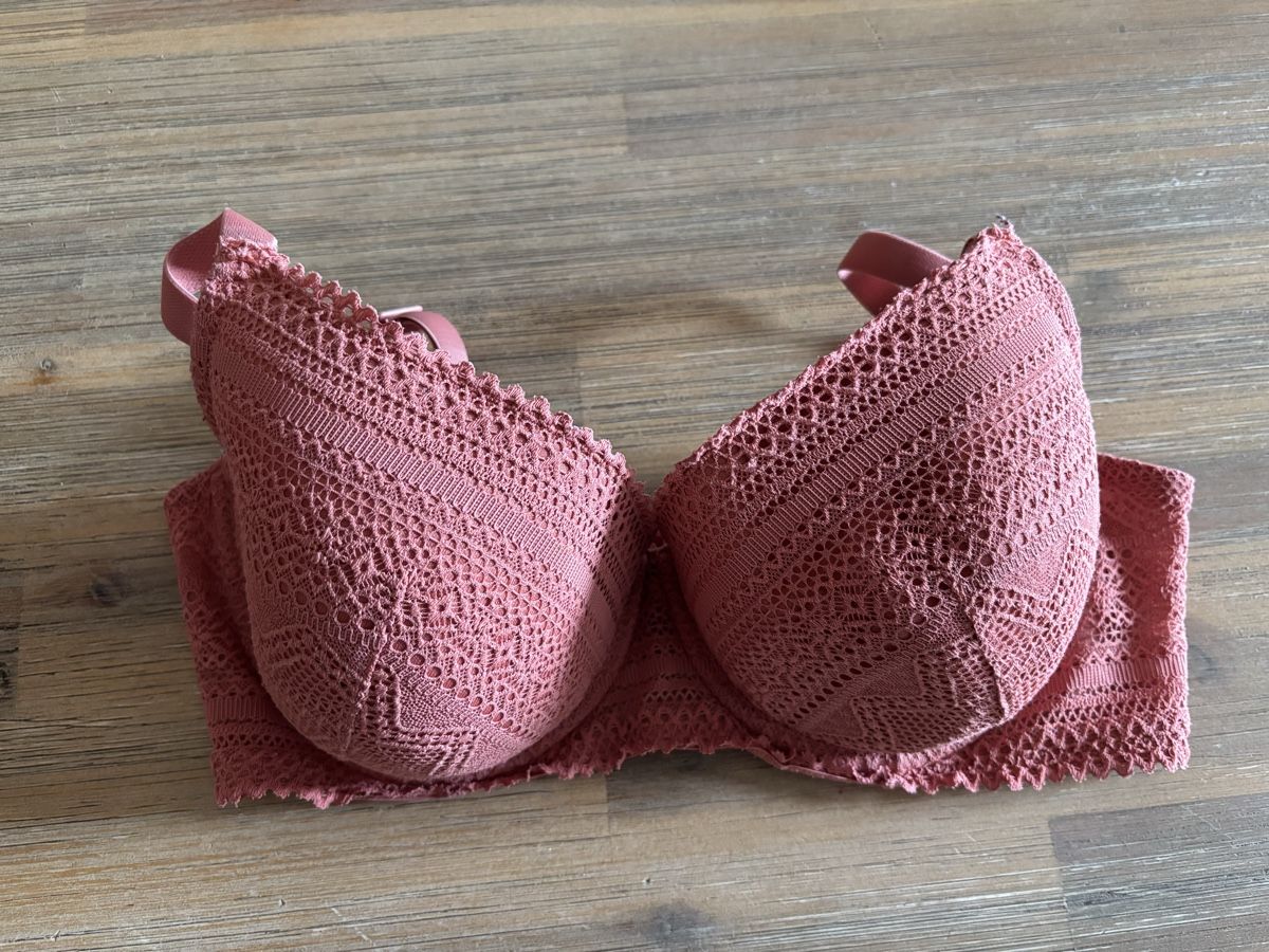Etam Altra biancheria intima: Etam soutien gorge numéro 4 / 75 E – Usato da Sion venduto da Nelsonkatz