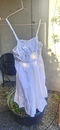 Sommerkleid Weiss mit Häkeloberteil 3d Blumen Grösse S