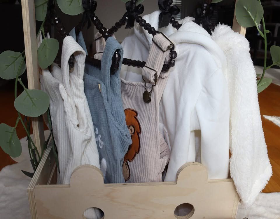 Lotti & Set di vestiti: Geschenk Set für Babys Jungen – Nuovo e nell'imballaggio originale da Dänikon ZH venduto da tug_m9b6 4