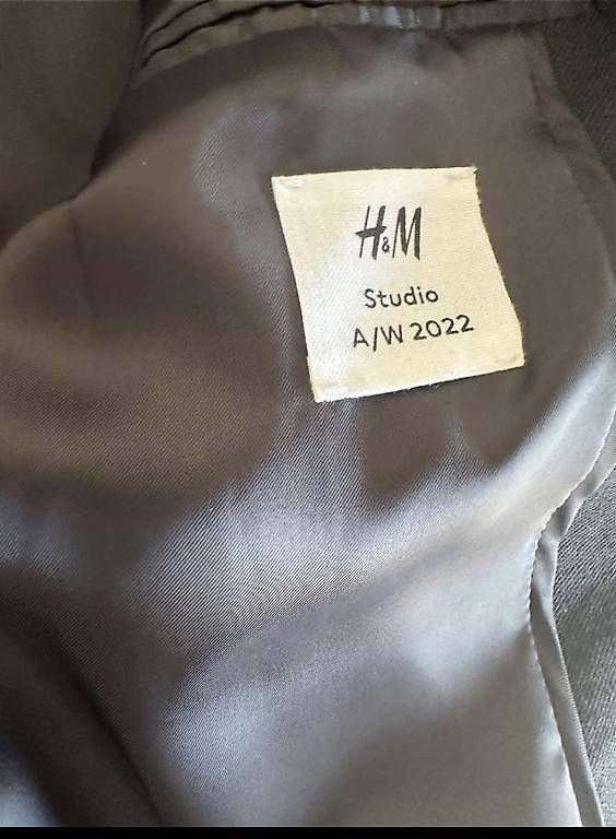 Giacche:  Blazer oversize H&M Studio A/W 2022 – Usato da Ruvigliana venduto da aig_p7fj 1