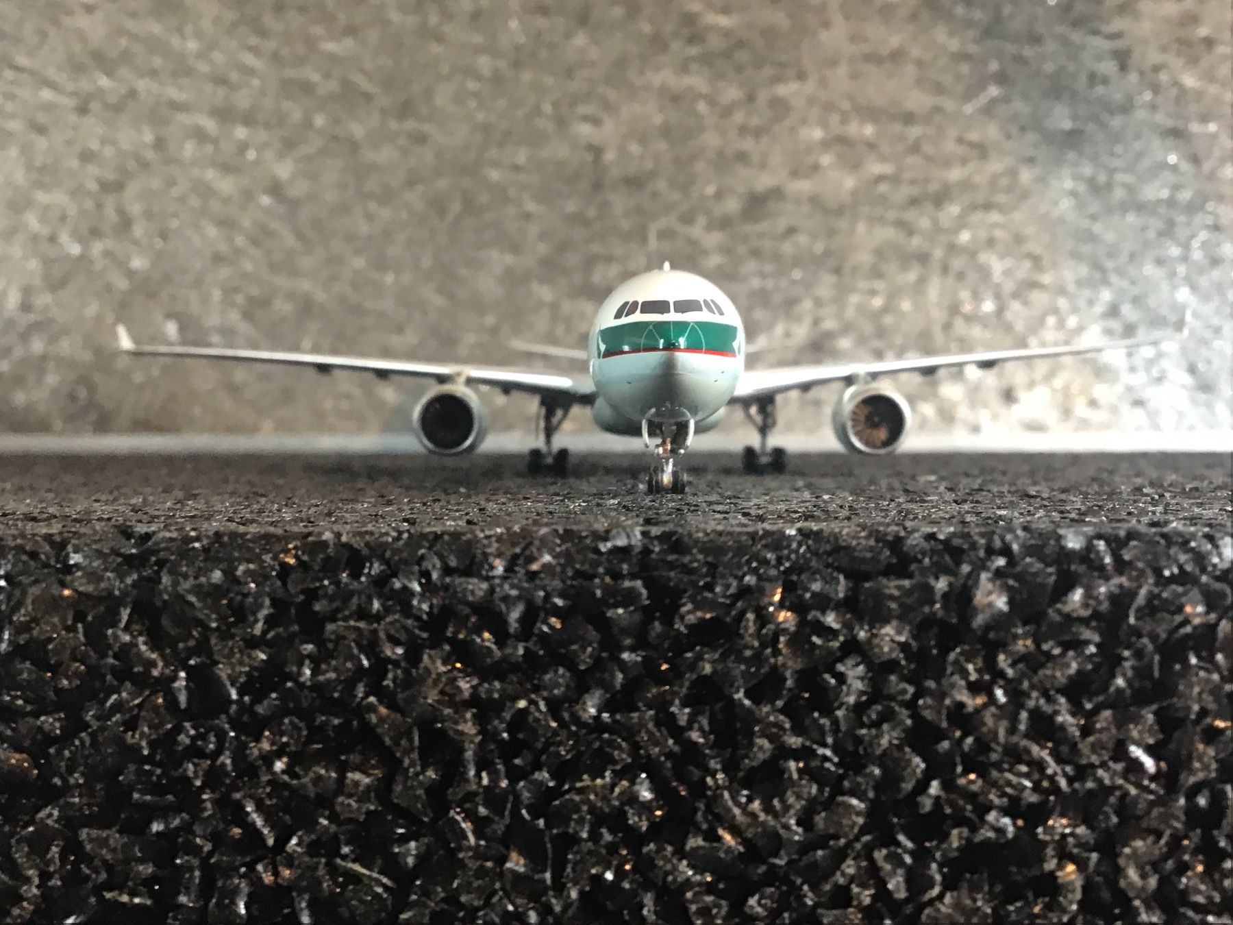 Airbus Modellbausätze & Standmodelle: CATHAY PACIFIC AIRBUS A330-300 1:400 – Gebraucht aus Männedorf von Spezial-Modelle 2