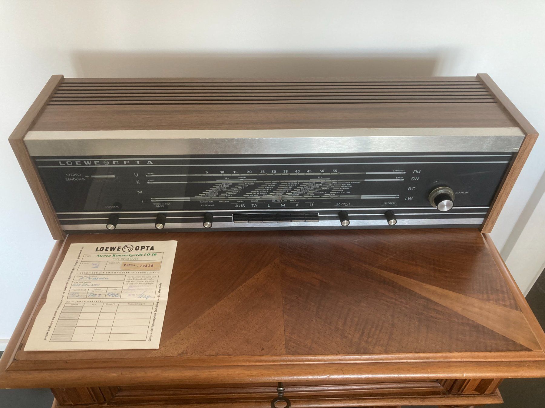 Loewe Radio: LOEWE OPTA Stereo Konzertgerät LO10 – Usato da Schaffhausen venduto da Stokar99 2