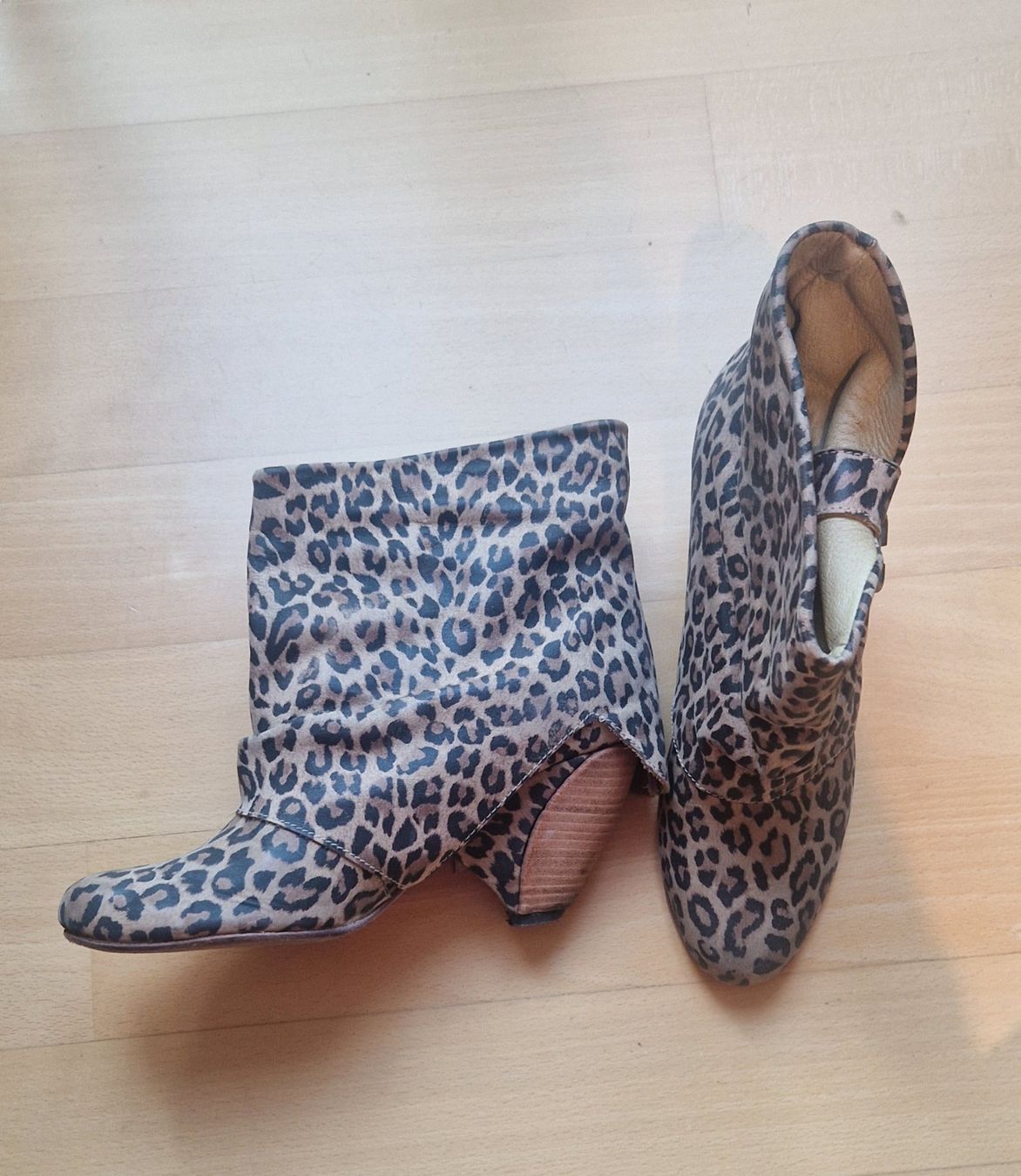 Scarpe da donna: Leder Animal Print Boots – Nuovo (secondo la descrizione) da Zürich venduto da Ana_440 2