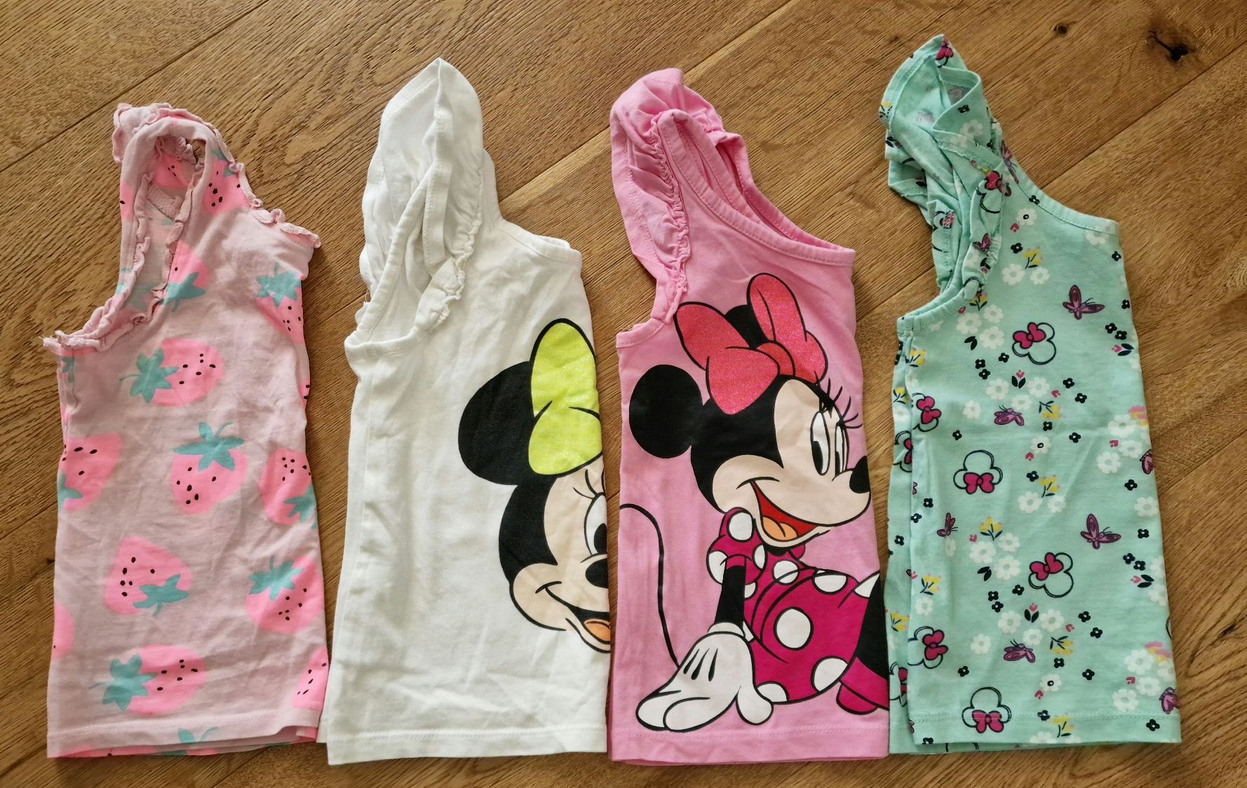 H&M Lotti & Set di vestiti: Sommershirts 110 – Usato da Emmenbrücke venduto da Nadmorebiti 1