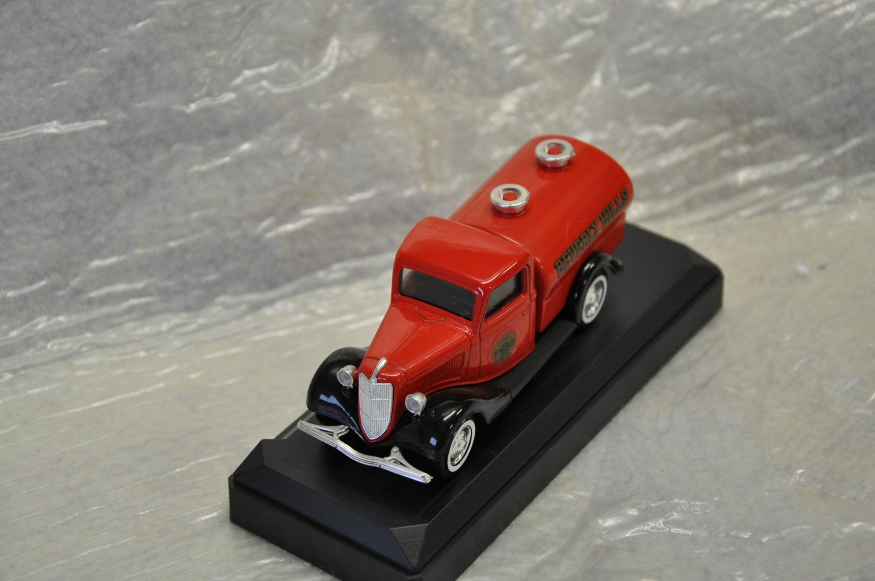 Coca-Cola Modellini d'auto: Ford Coca-Cola – Nuovo e nell'imballaggio originale da Ebnat-Kappel venduto da Aallerlei 4