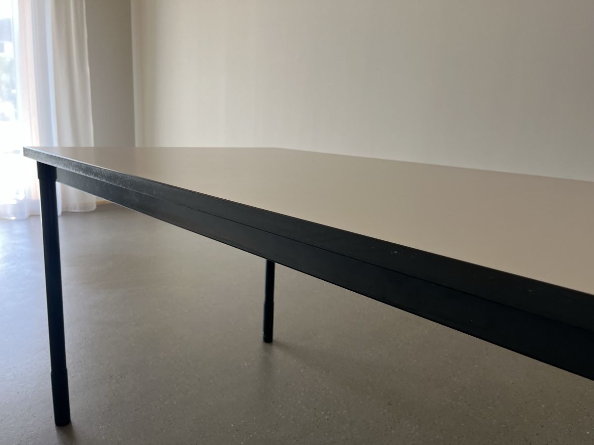Scrivanie: Bürotisch – Usato da Langenthal venduto da 123. 1
