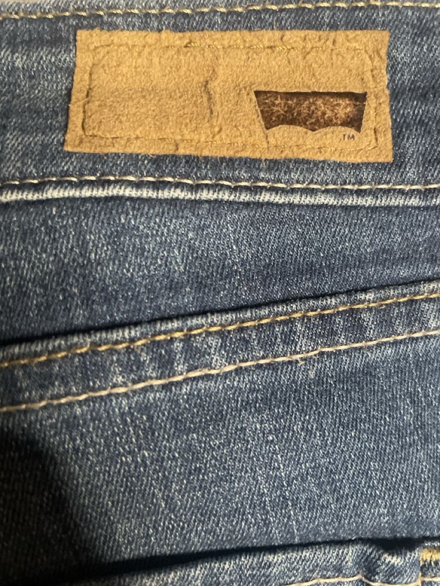 Jeans: Levi’s Jeans Dunkel Blau – Usato da Capolago venduto da LA.BOTTEGA 2