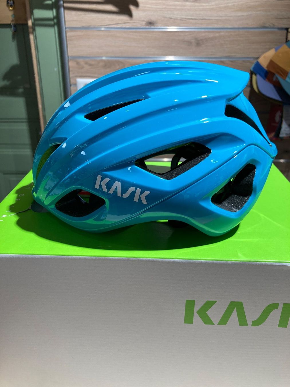 Kask Caschi: Kask Mojito 3 WG11 helm Arctic Blue, Small – Nuovo (secondo la descrizione) da Lauterbrunnen venduto da Imboden-Bike 1