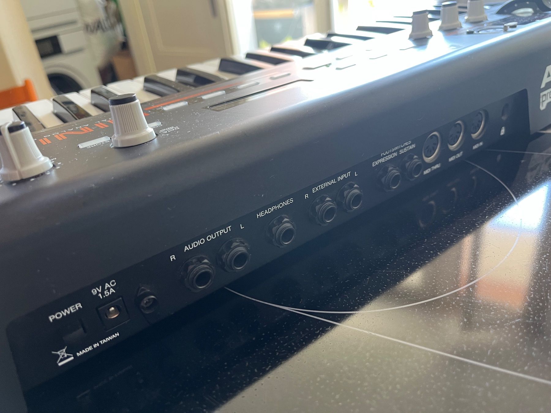 Akai Strumenti musicali: Akai Professional Miniak virtual analog synthesyzer – Usato da Zürich venduto da gab_tbd5 4