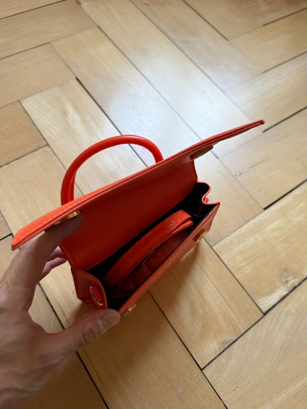 Taschen für Damen: Umhängetasche orange klein – Gebraucht aus Zürich von Diazaio 1