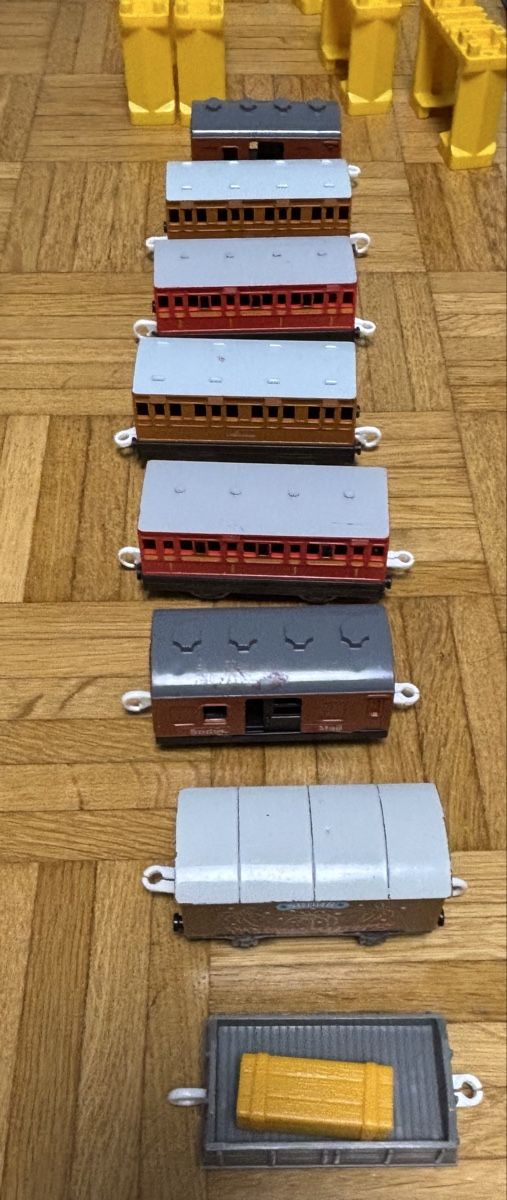Spielzeuge: Thomas & Friends Züge und Waggons  – Gebraucht aus Zollikerberg von Jvac2 5