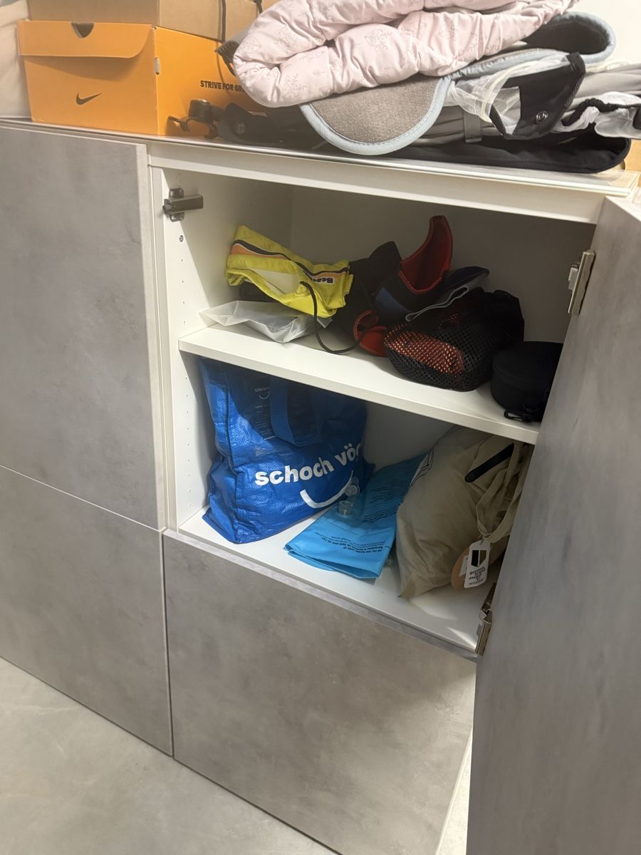 Armadi: Ikea Besta Schrank mit Glasplatte – Usato da Wettingen venduto da myworldsking 2