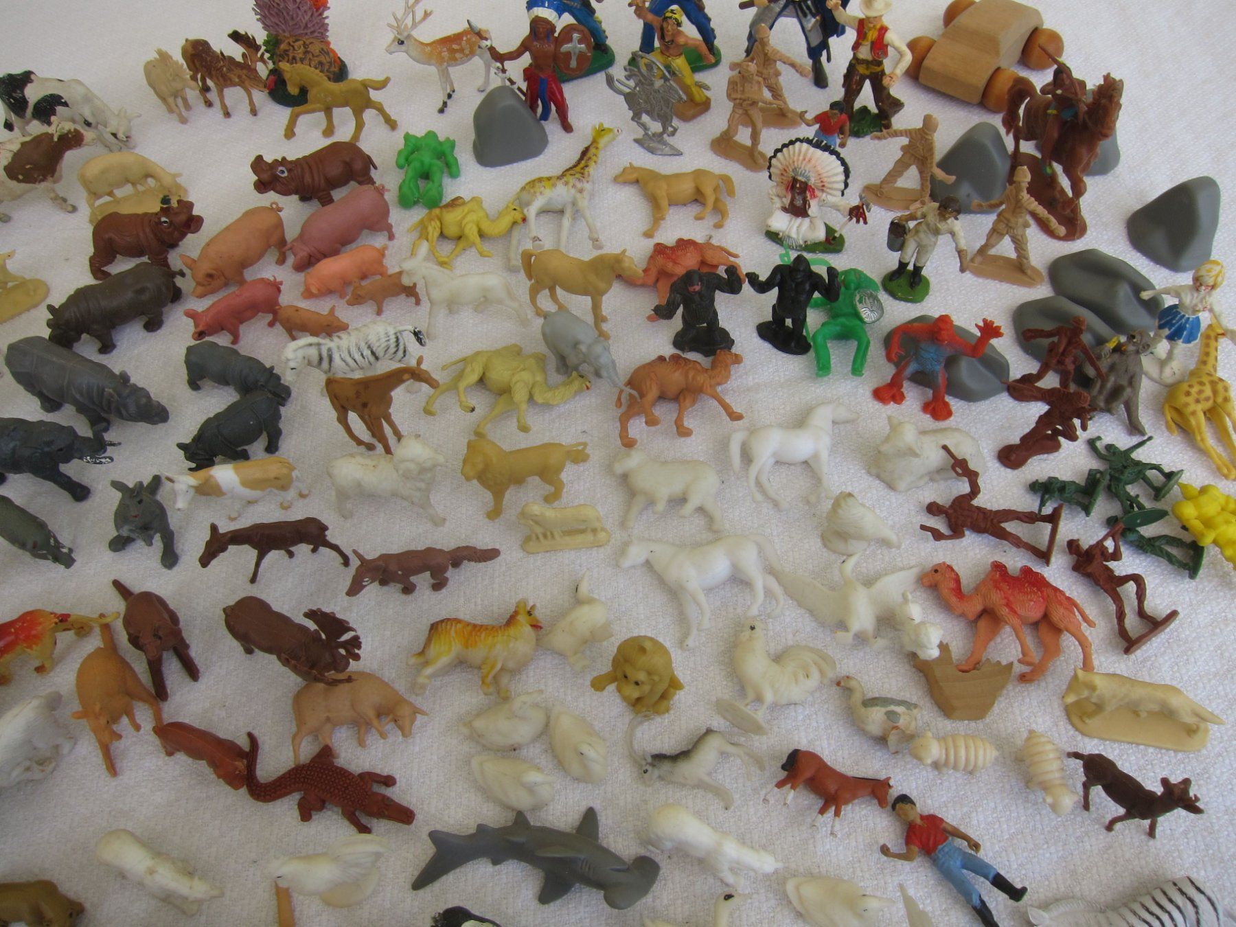 Giocattoli: Spielzeugfiguren und Tiere – Usato da Regensdorf venduto da Eri8057 6