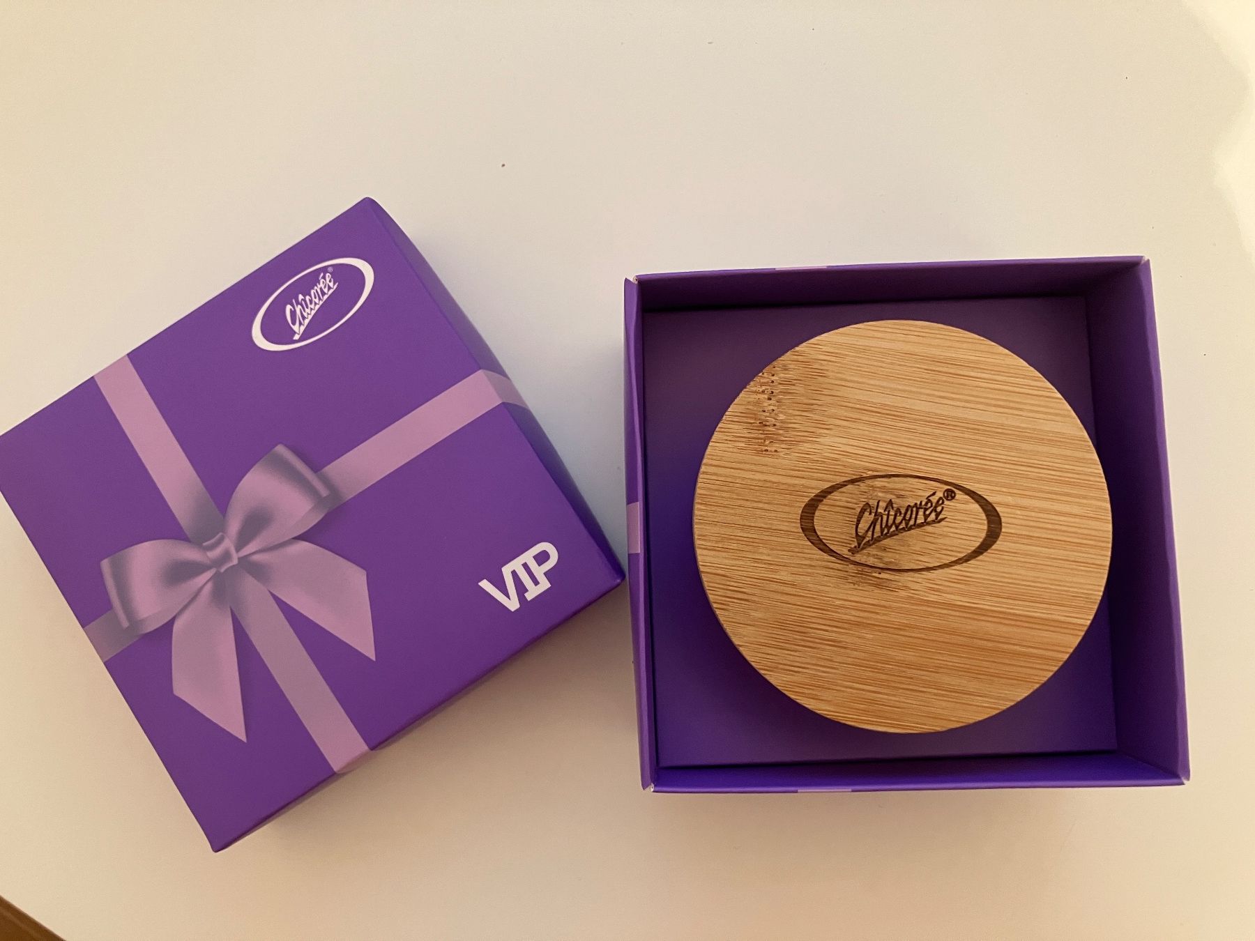 Candele: Chicorée Duftkerze Lila mit Holzdeckel – Nuovo e nell'imballaggio originale da Ruggell venduto da VegasGirl 1