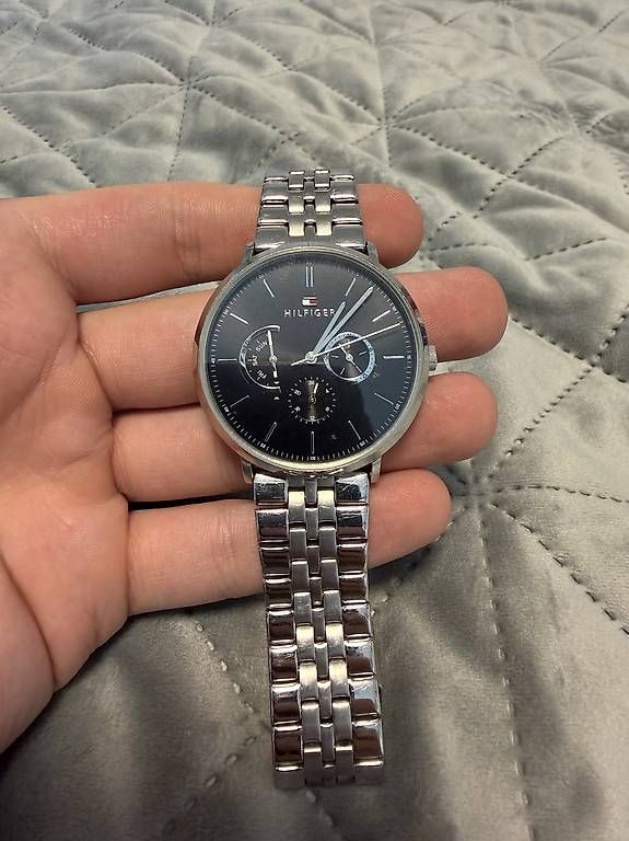 Orologi: Hilfiger Uhr – Usato da Emmenbrücke venduto da nen_5ddr