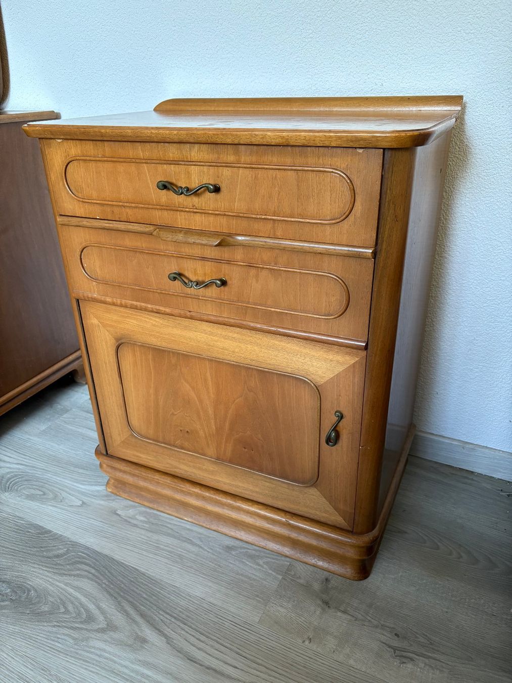 Commodes: Kommode mit Schublade und Tür – D'occasion à Schongau par Sanchopanza