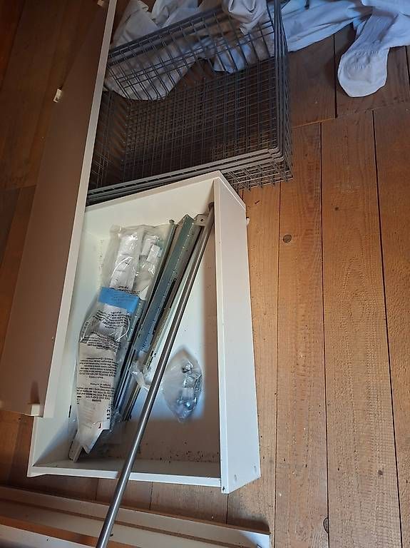 Schränke: Dreitüriger Schrank – Gebraucht aus Kehrsatz von stephaniekr 3