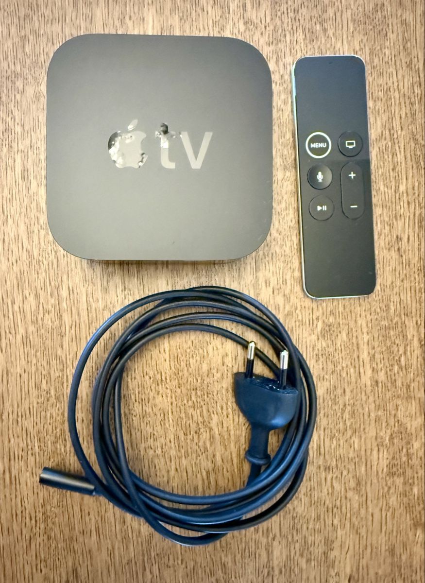 Apple Multimediaplayer & Streamer: Apple TV mit Fernbedienung – Gebraucht aus Eiken von Oiler